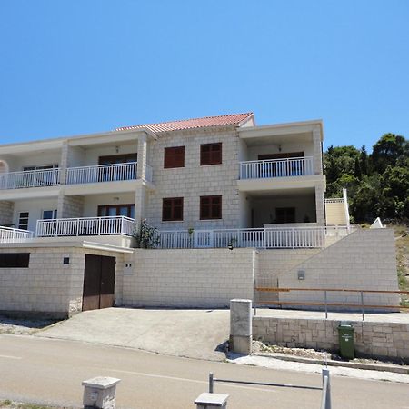 Račišće Apartments Aferdita מראה חיצוני תמונה
