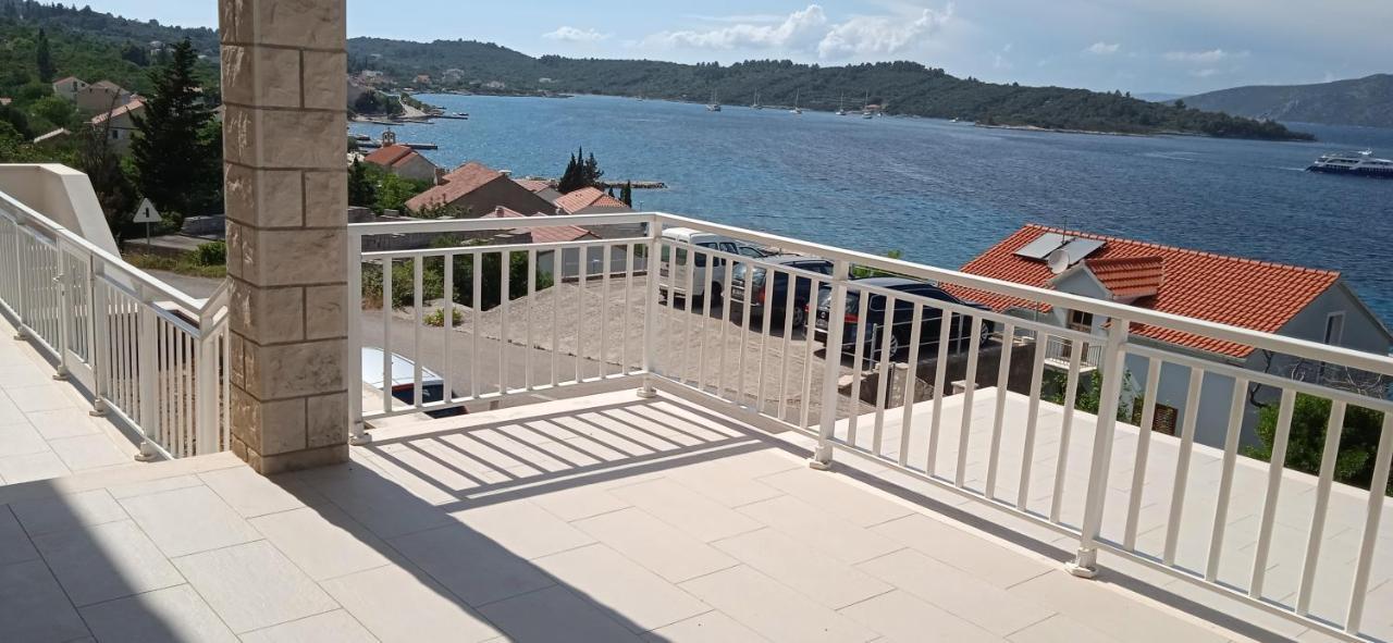 Račišće Apartments Aferdita מראה חיצוני תמונה