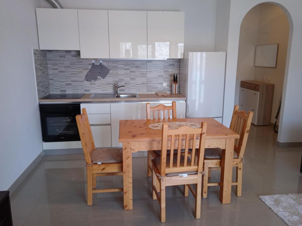 Račišće Apartments Aferdita מראה חיצוני תמונה