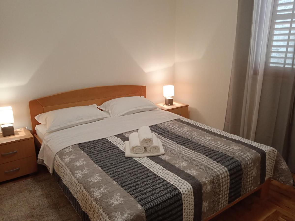 Račišće Apartments Aferdita מראה חיצוני תמונה