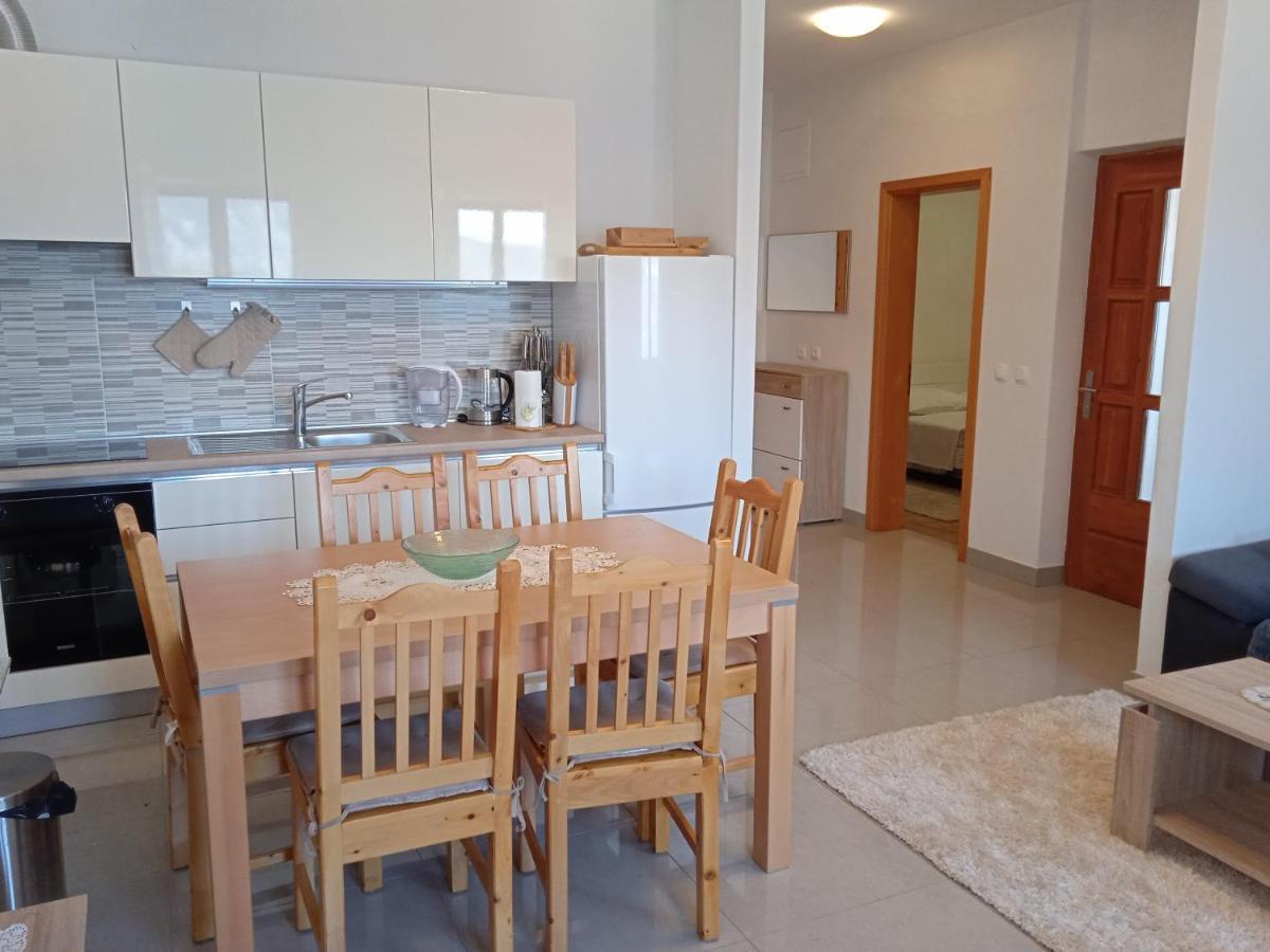 Račišće Apartments Aferdita מראה חיצוני תמונה