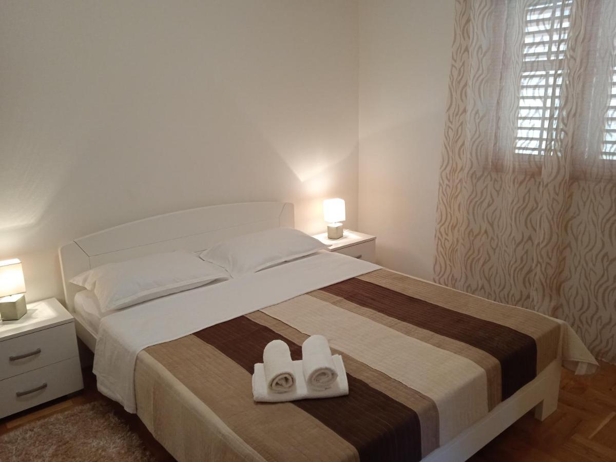 Račišće Apartments Aferdita מראה חיצוני תמונה
